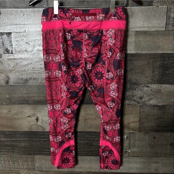 Lululemon Inspire Crop 6 - Picture 6 of 8